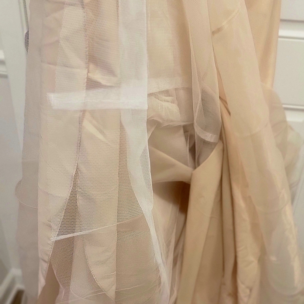 Elegant Cream Ruffled Skirt - Picture 2 of 7